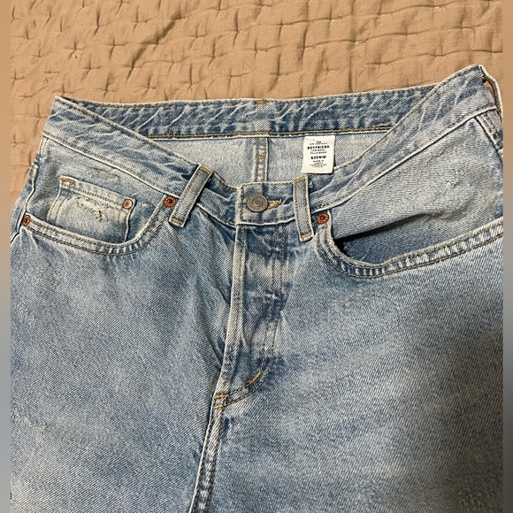 Ripped Boyfriend Jeans - Picture 7 of 9